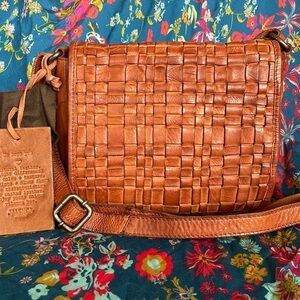 Brand New Vilenca Holland Genuine Leather Woven Crossbody Saddlebag Purse